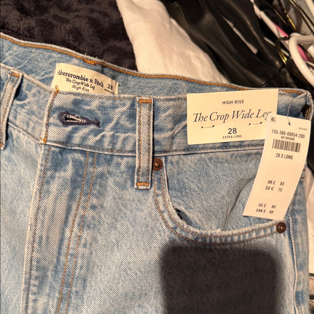 Abercrombie & Fitch Crop High-Rise Wide Leg Jeans - Light Blue Denim